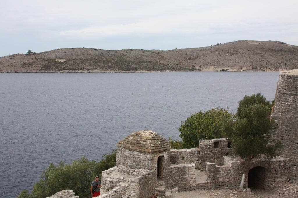 Boat Tours to Sea Caves and Bays