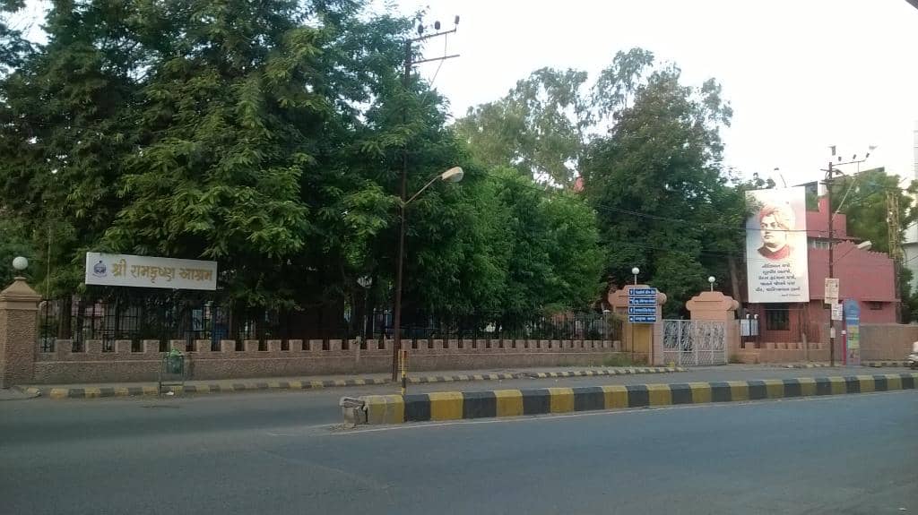 Evening Arati & Bhajans