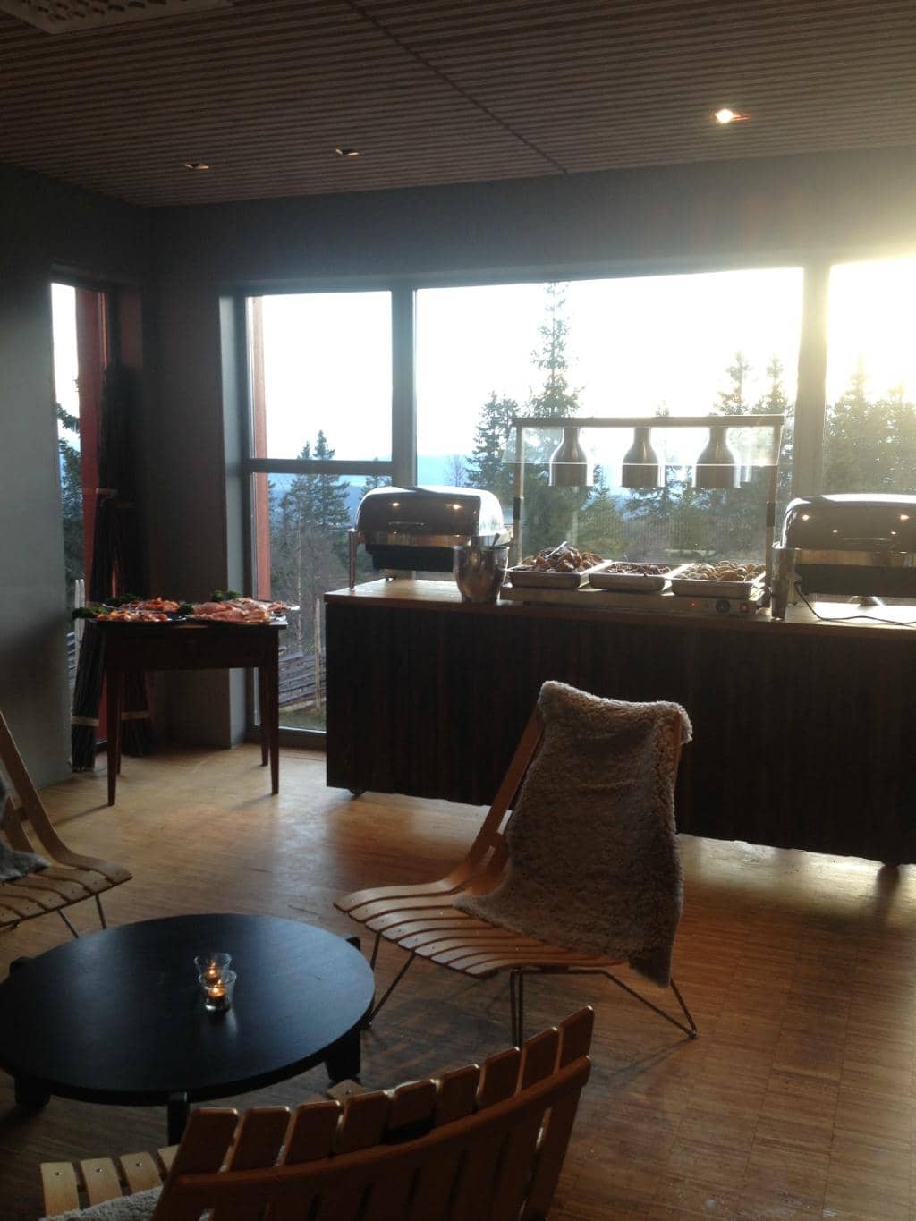 Vibrant After-Ski Scene