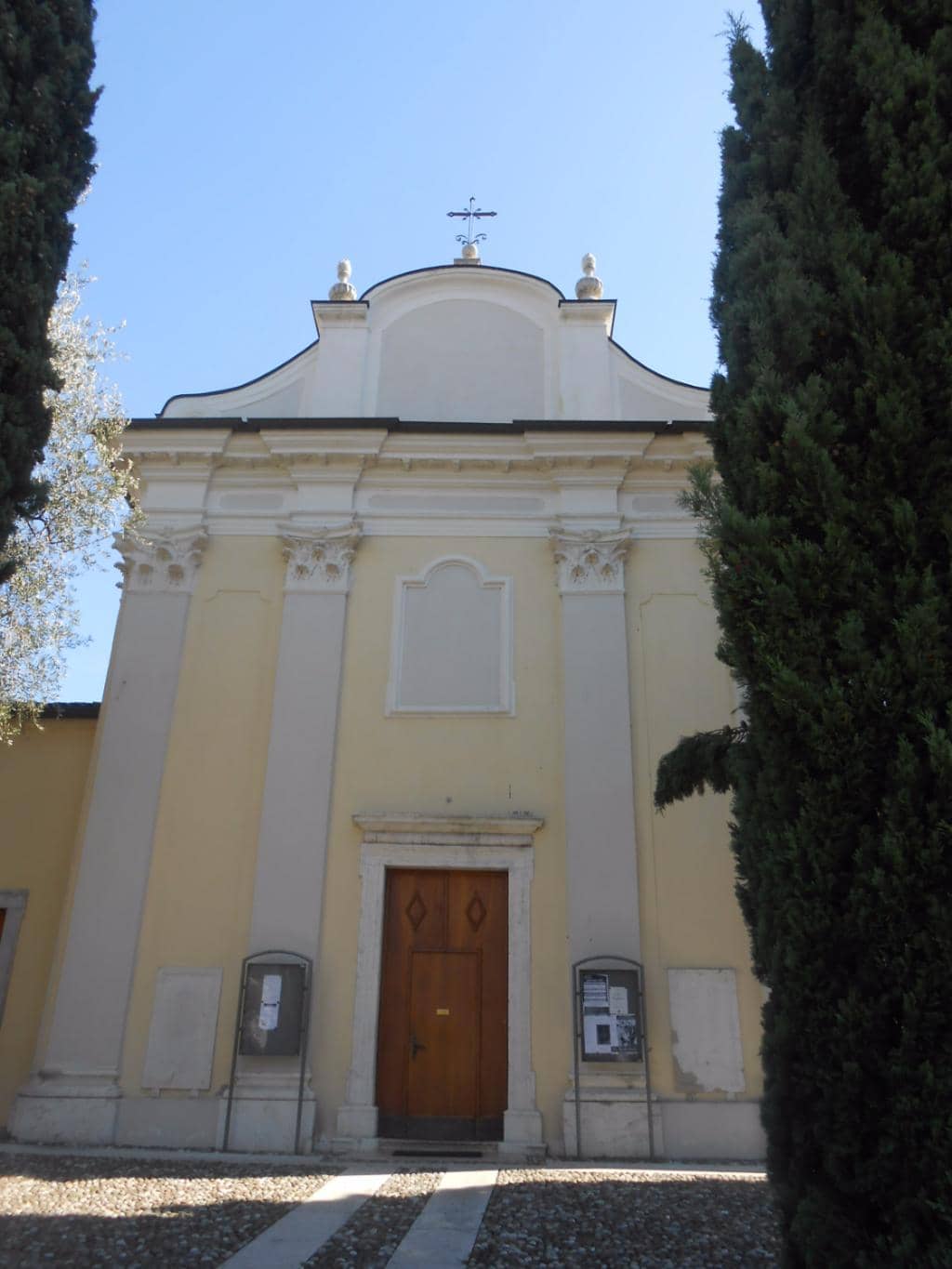 Vincenzo Errante Monument