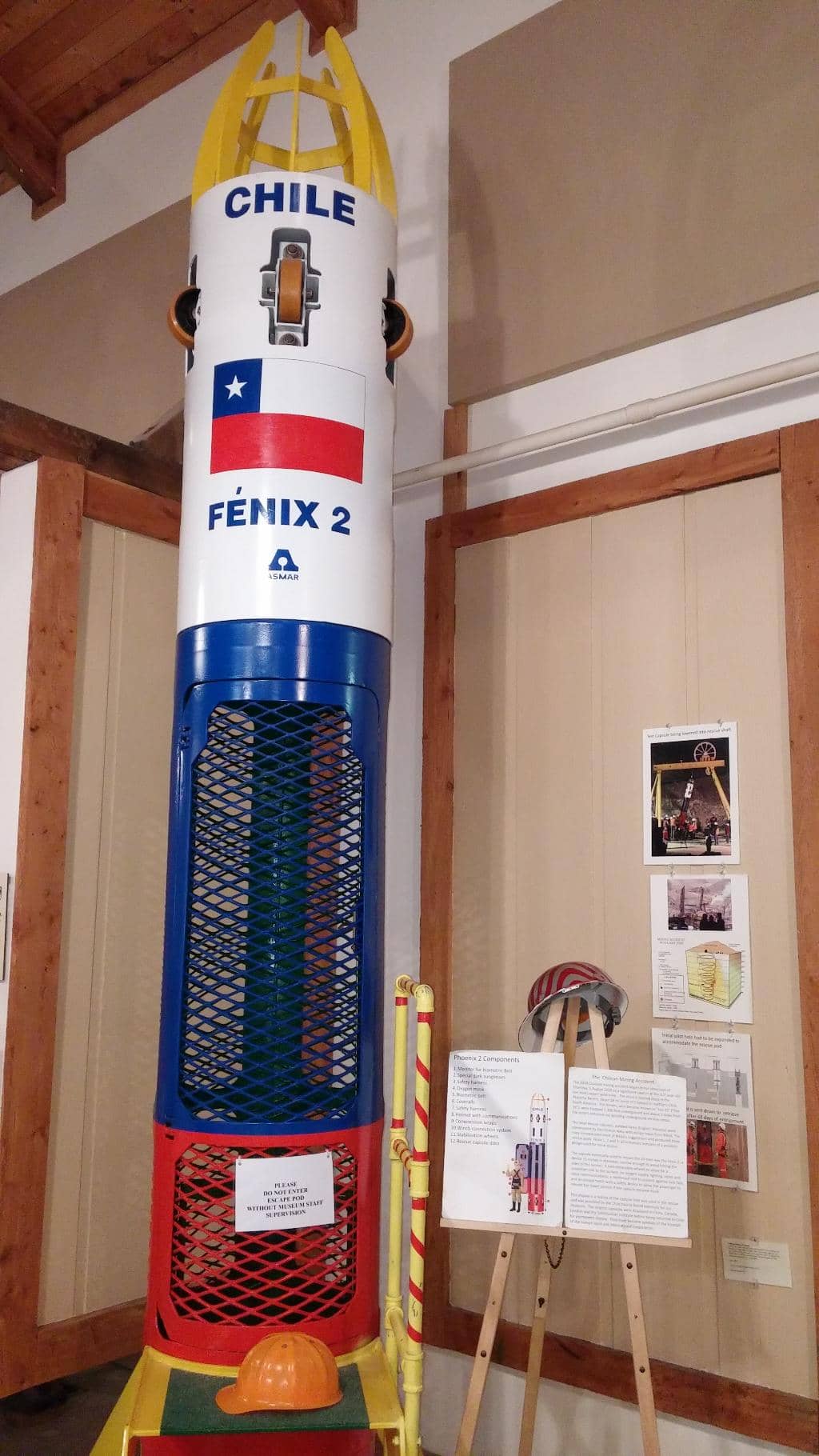 Blacklight Mineral Room