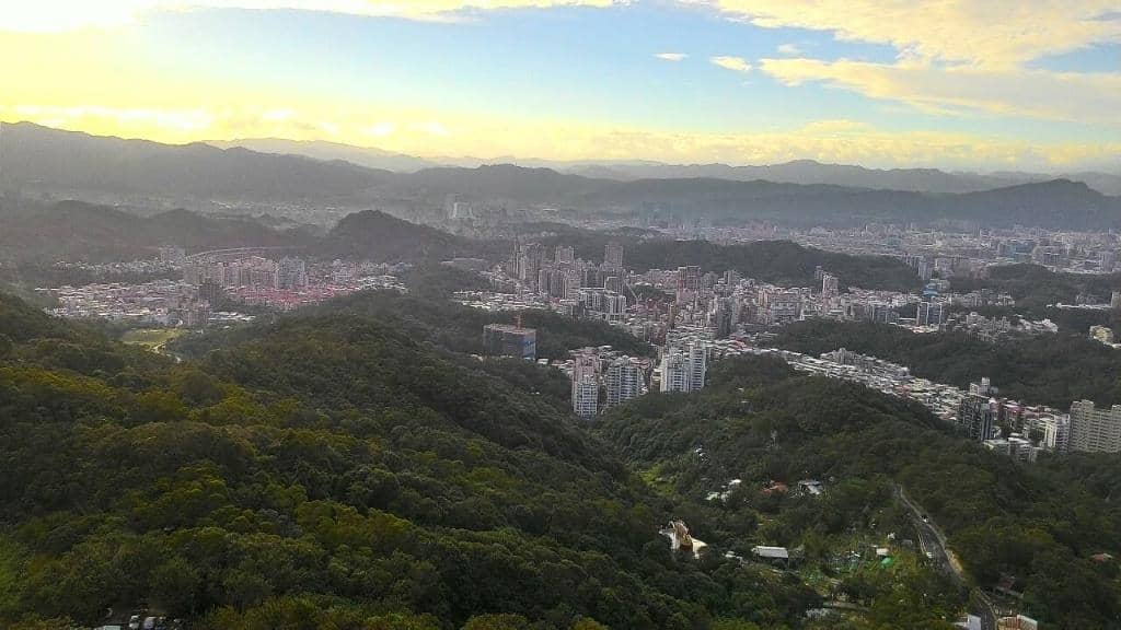 Yuanjue Waterfall Trail