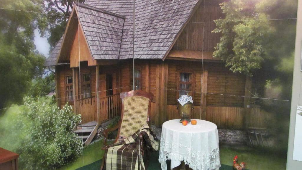 Knowledgeable Guides