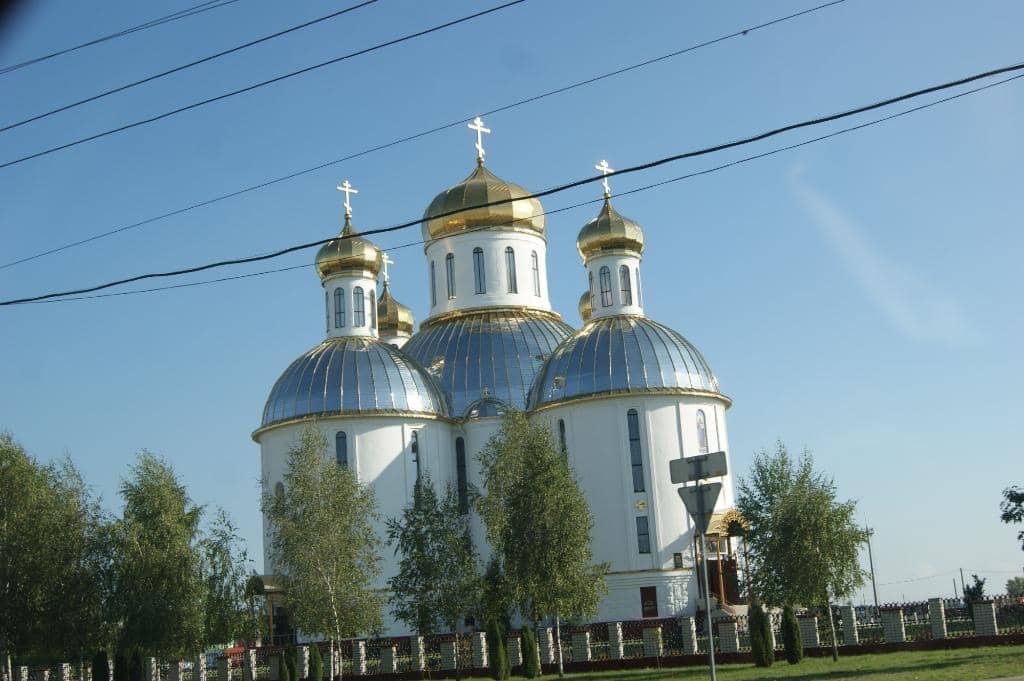 Beautifully Maintained Grounds