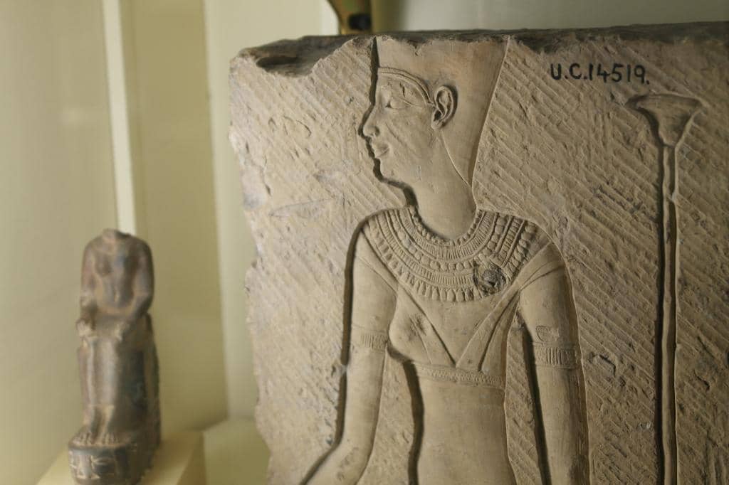 Wooden Combs & Cat Figures