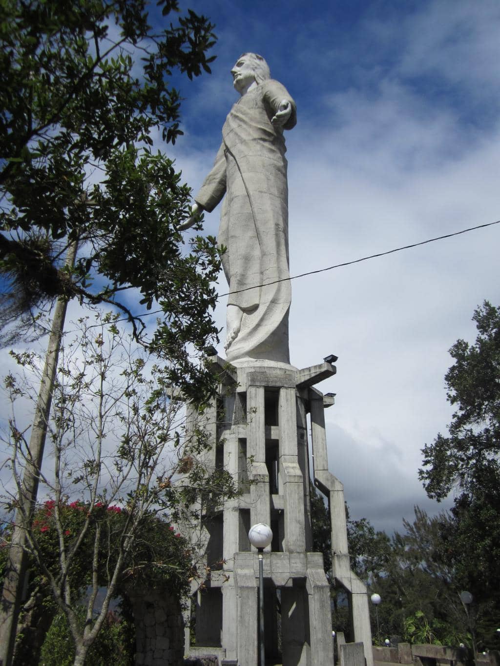 Local Crafts and Decor