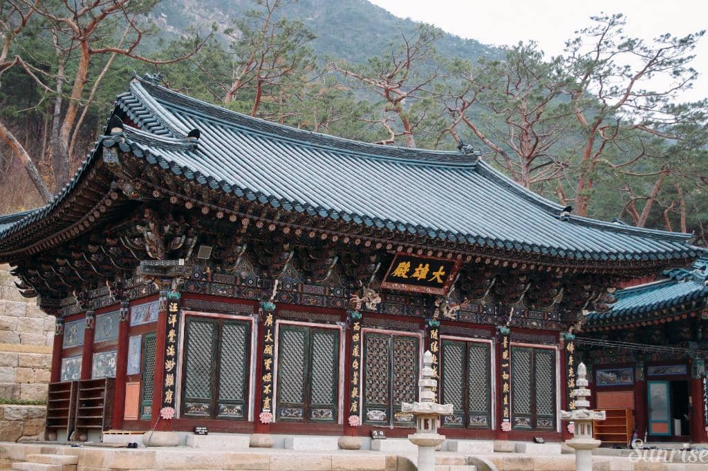 Jingwansa Temple Grounds