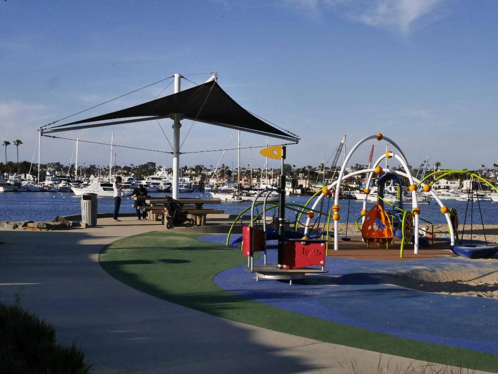 Lighthouse Cafe Ambiance