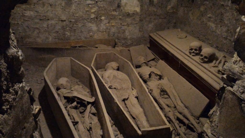 The Crypt's Atmosphere