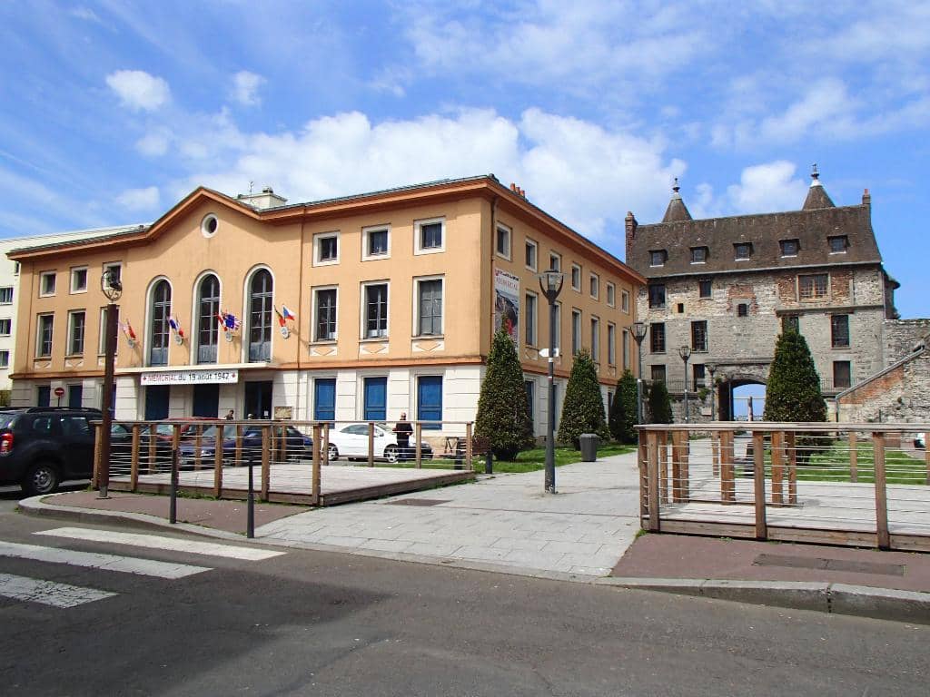 Unique Theatre Setting