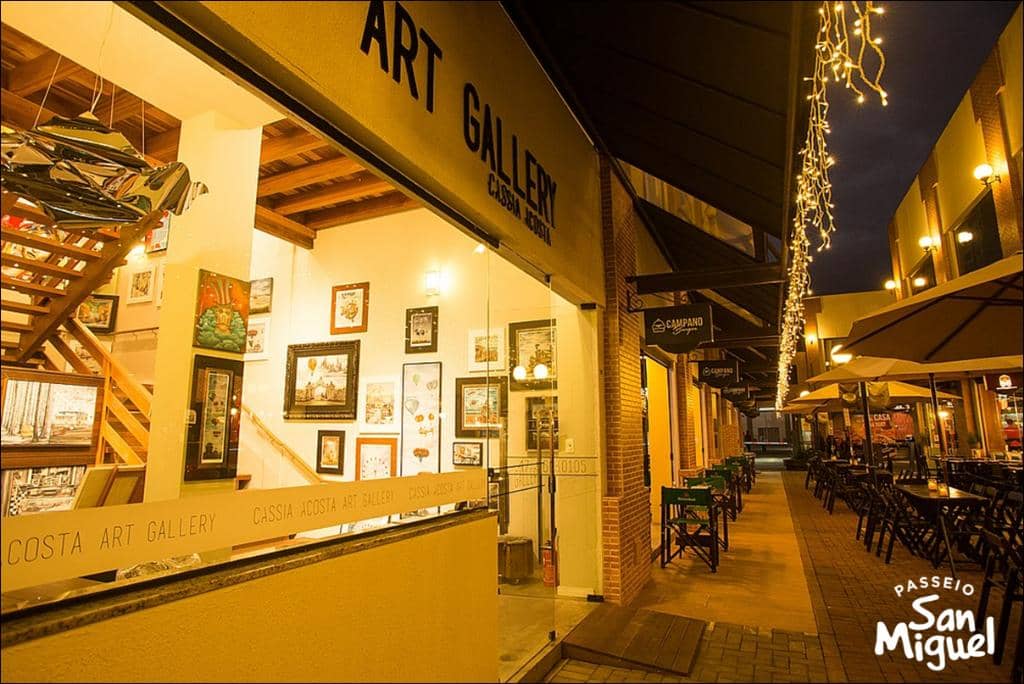 Charming Boulevard Atmosphere