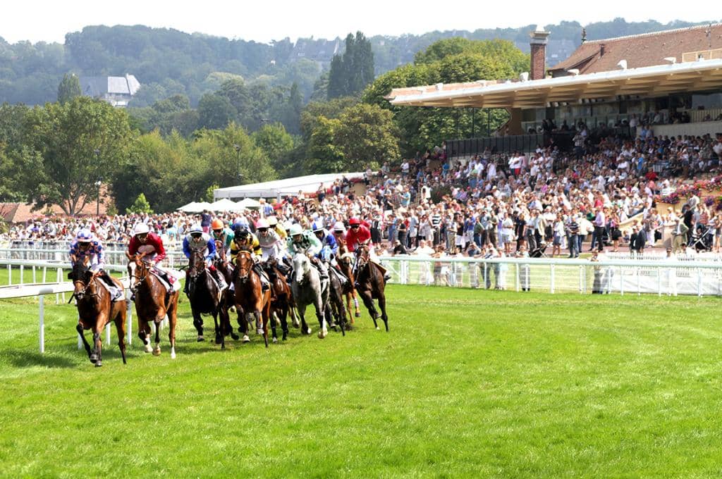 Pre-Race Horse Parade