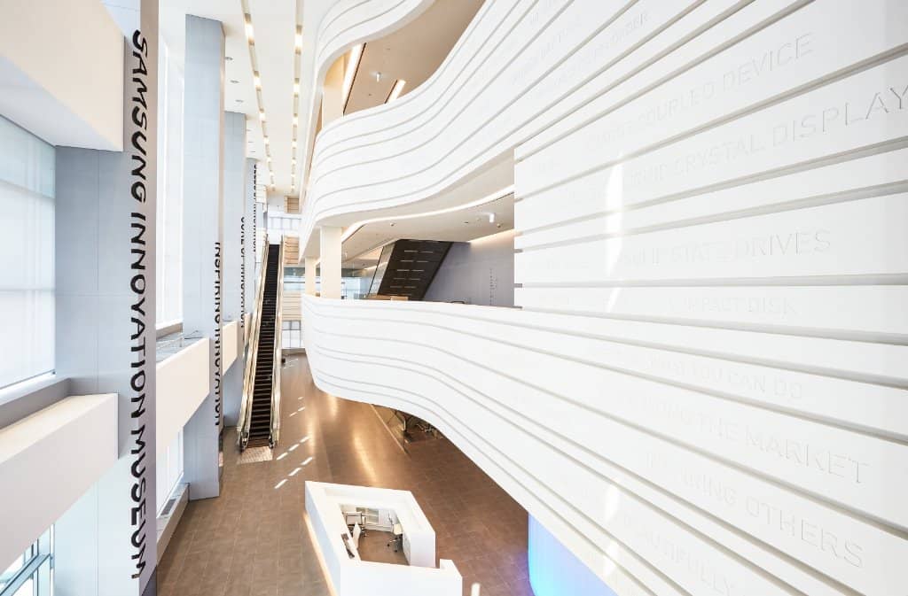 Bilingual Explanations