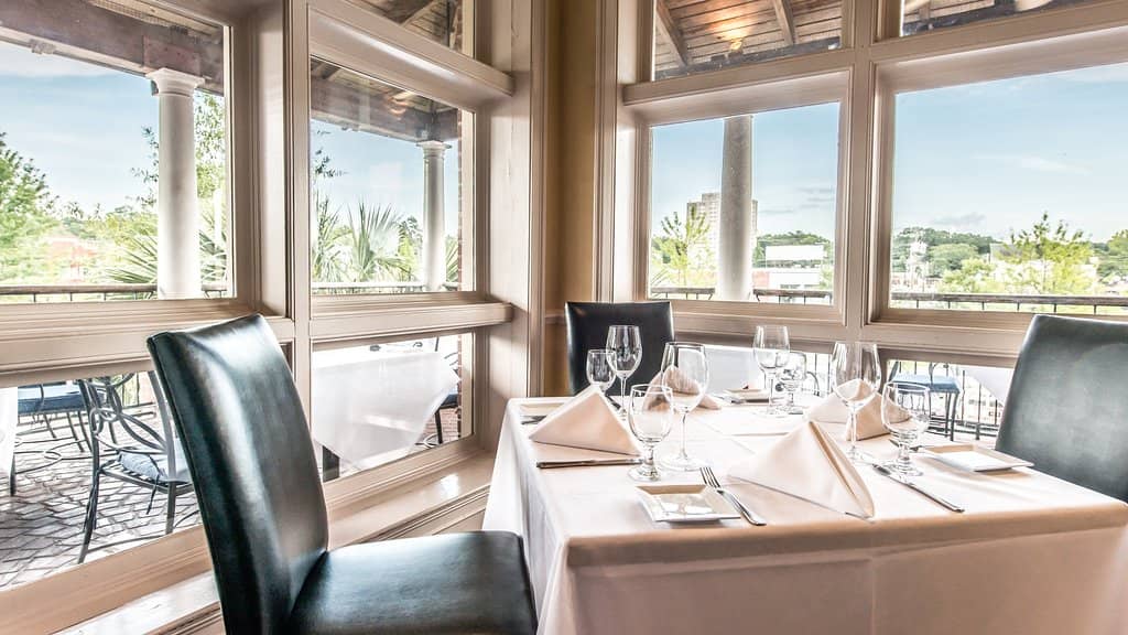 Elegant Ambiance & Romantic Setting