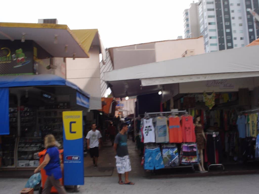 Evening Strolls & Atmosphere