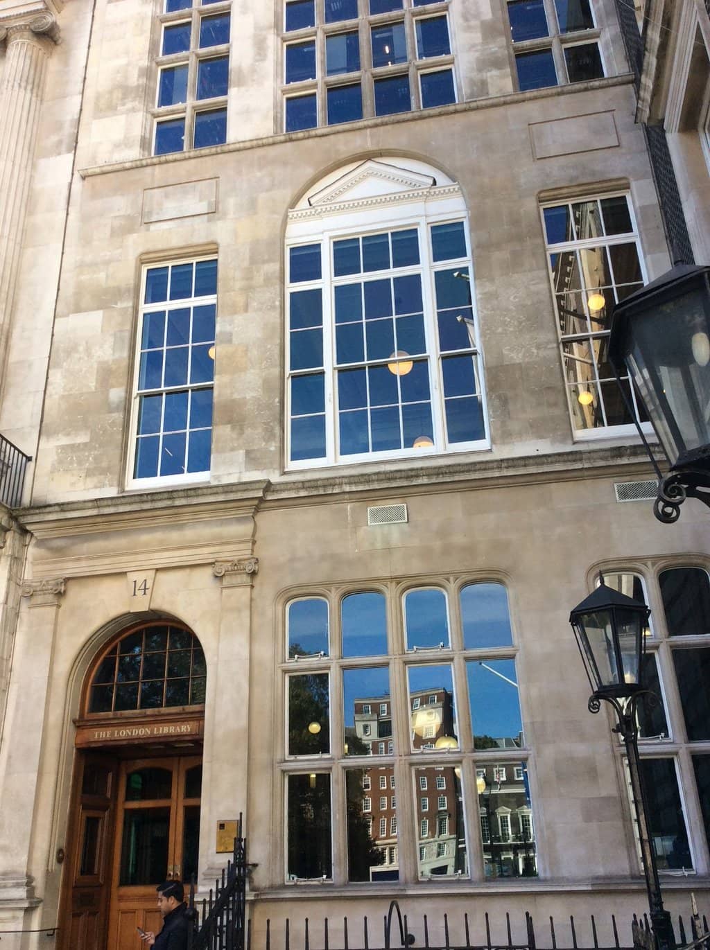 Serene Working Spaces