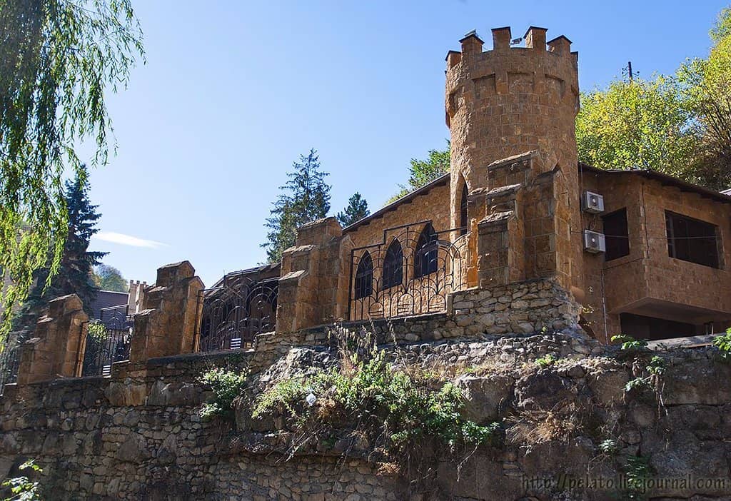 Panoramic Mountain Vistas