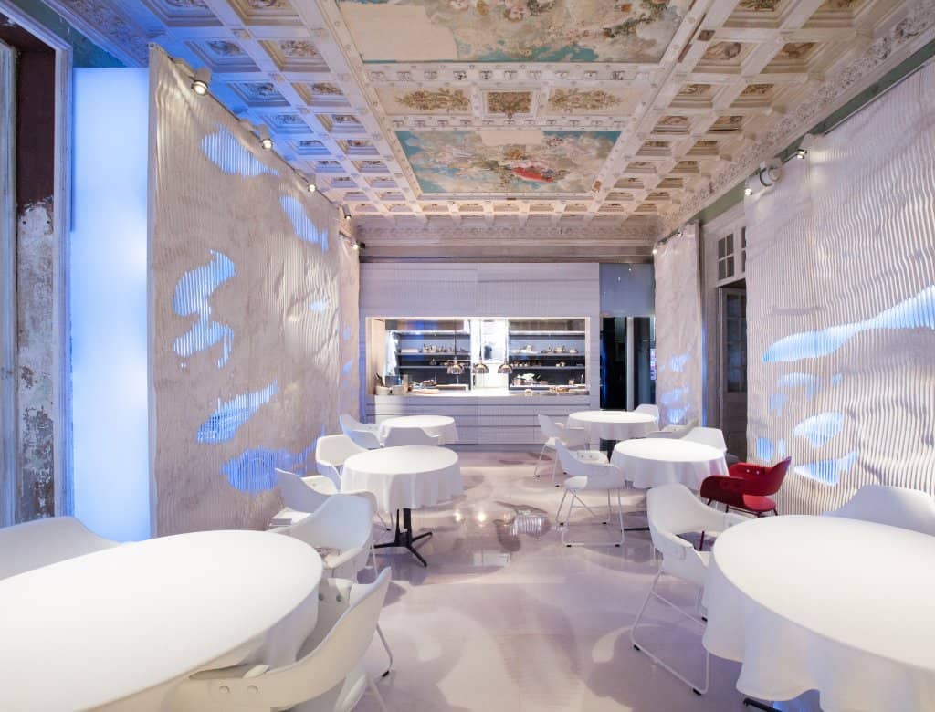 Stunning Aquatic-Themed Decor