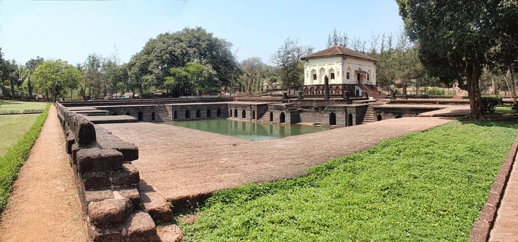 Peaceful Garden Setting