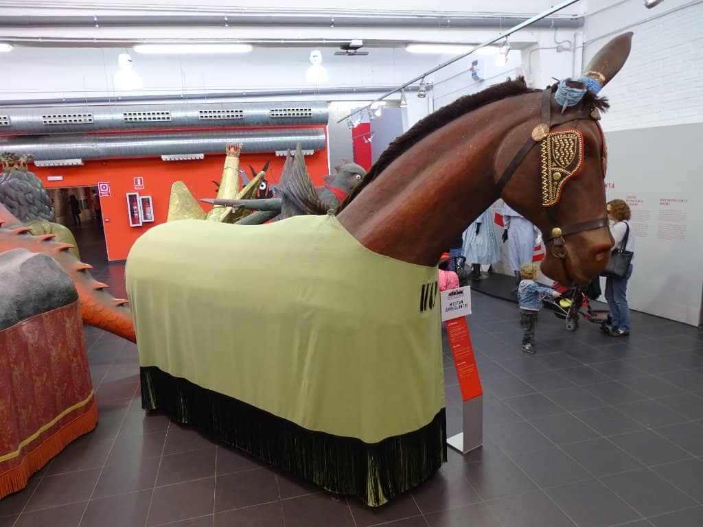 Human Pyramids (Castells)