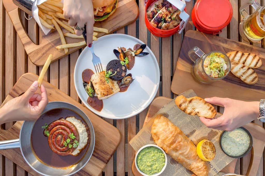 Casual & Relaxed Vibe