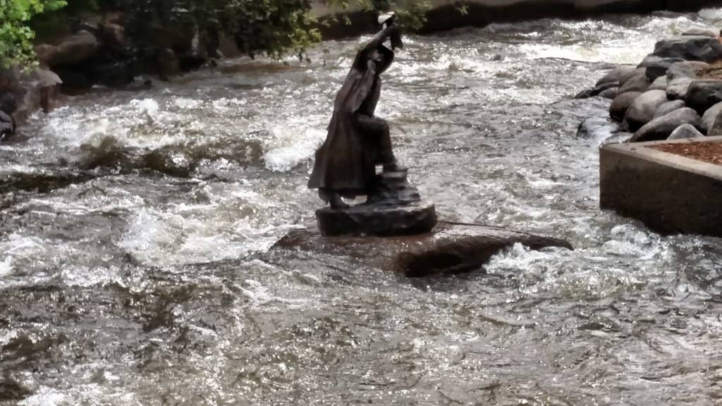 Stroll Along the Riverwalk