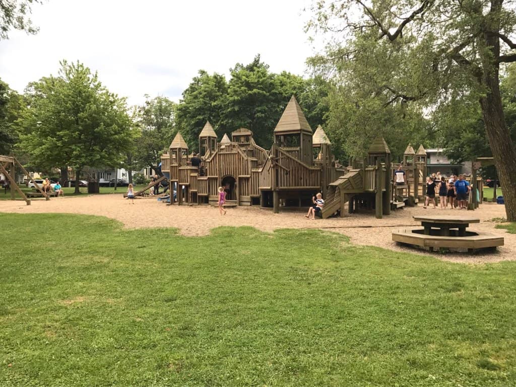 Wood-Style Composite Structures