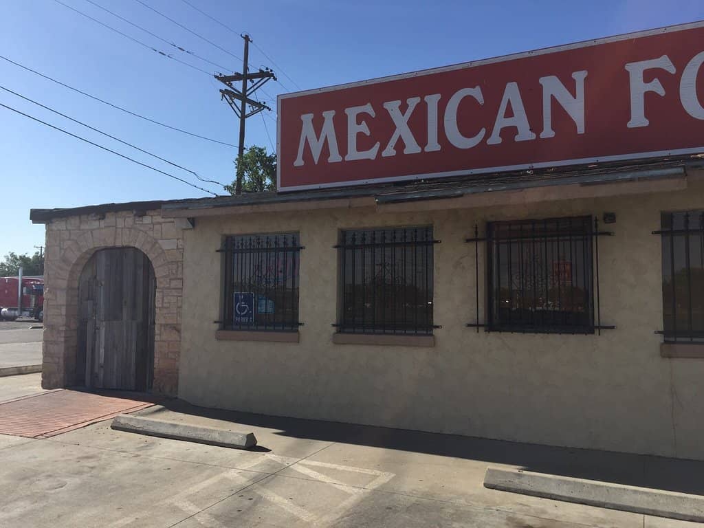 Vibrant Salsa & Guacamole