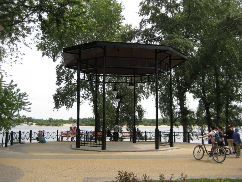 Riverside Promenade