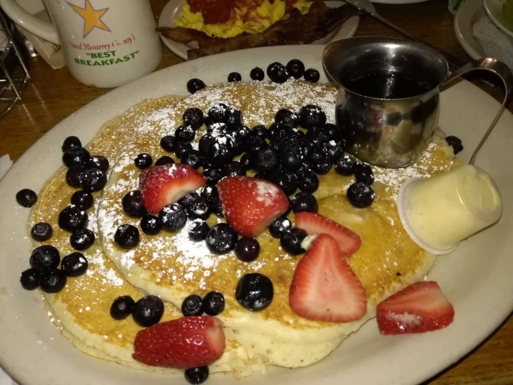 Cozy & Nostalgic Diner Atmosphere