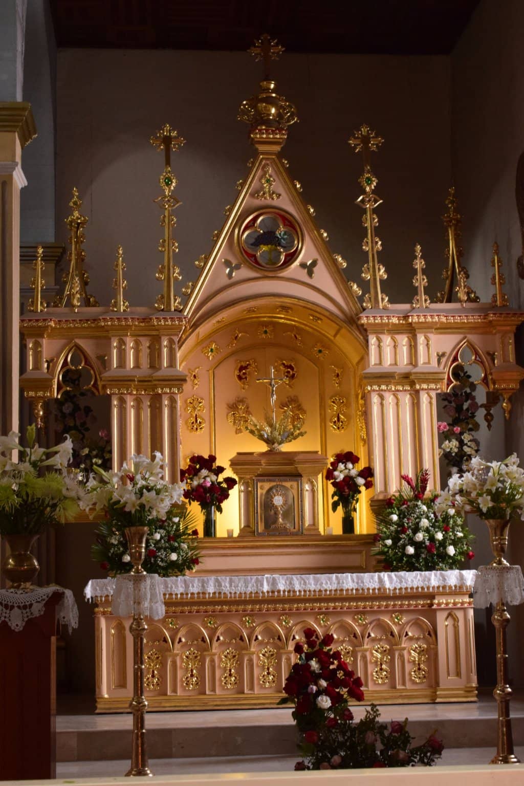 Vibrant Plaza Setting