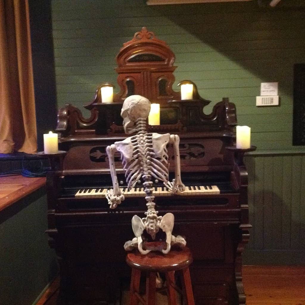 Upstairs Bar & Lounge