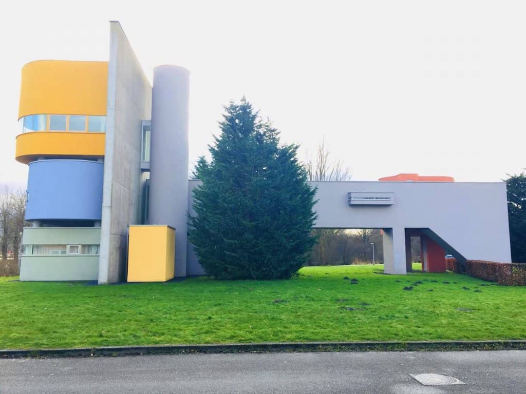 Modern Art Gallery Space