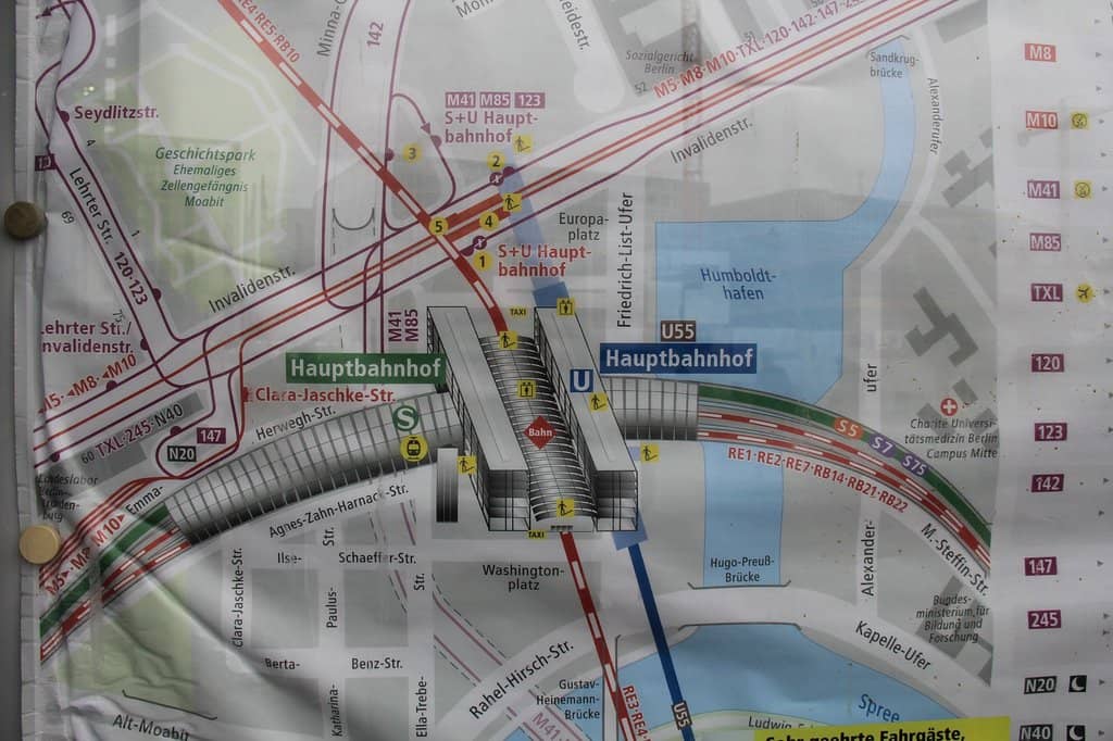 East Side Gallery Station