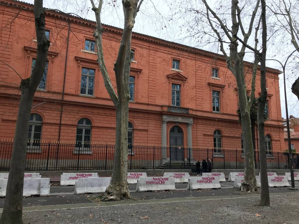 Local Cafes and Bistros