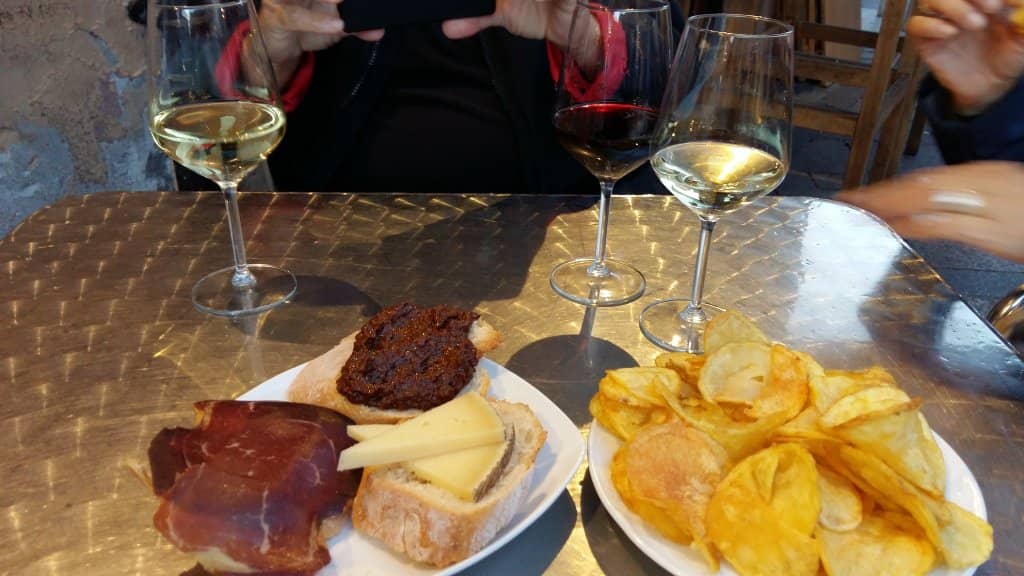 Renowned Sardines & Chicken Wings