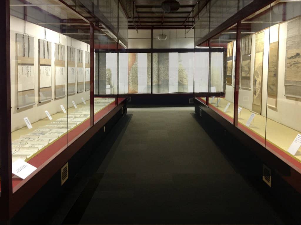 Historical Scrolls and Paintings