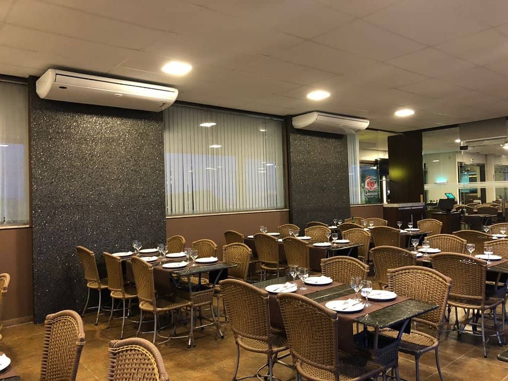 Modern & Sophisticated Ambiance