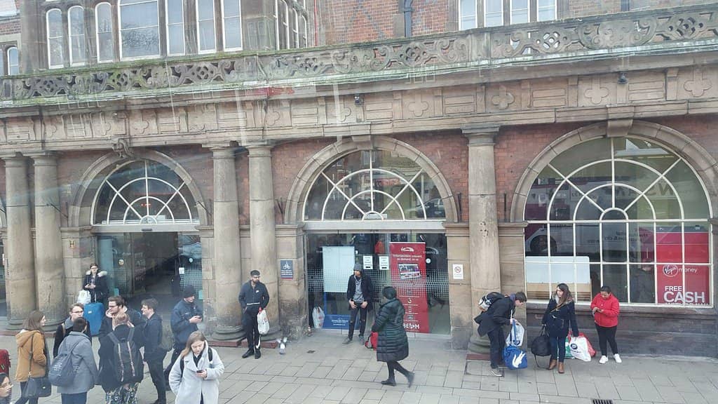 Station Facilities & Shops