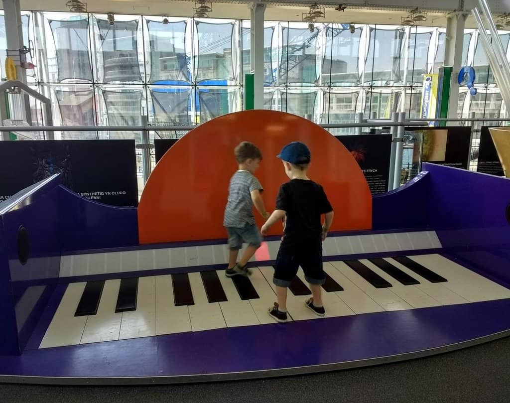 Science Shows & Lab Sessions