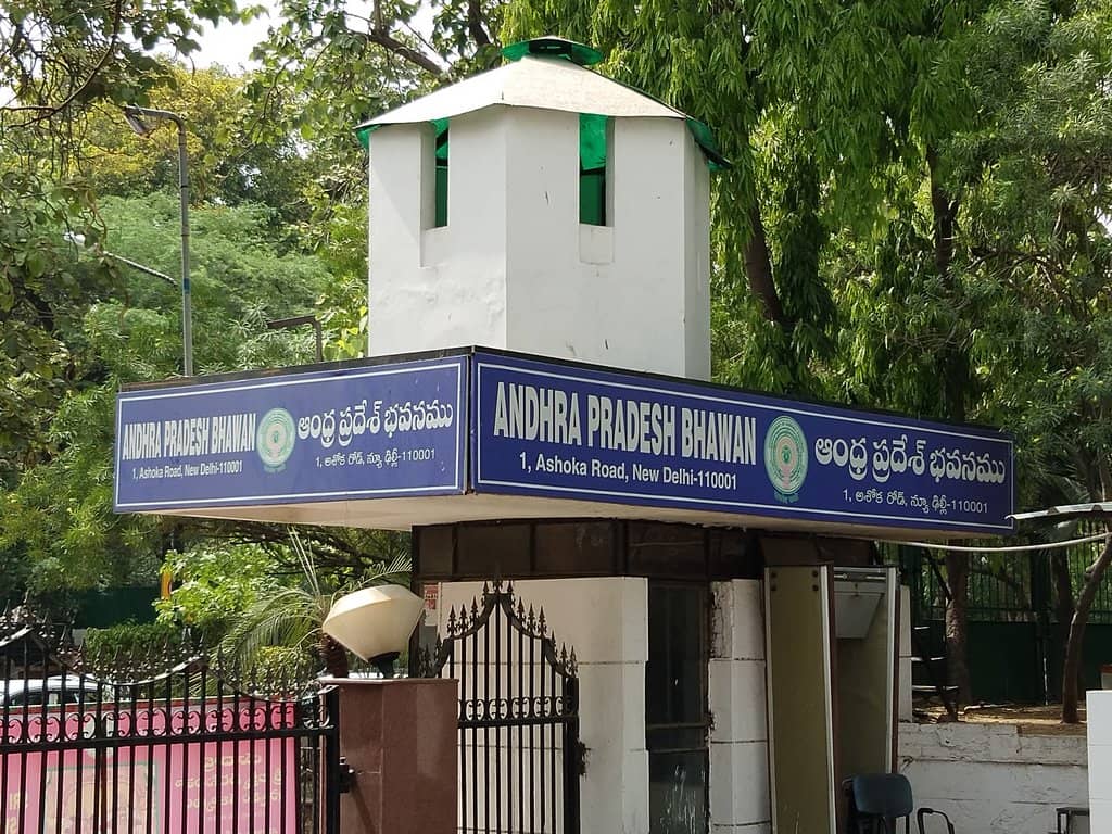 Legendary Hyderabadi Chicken Biryani