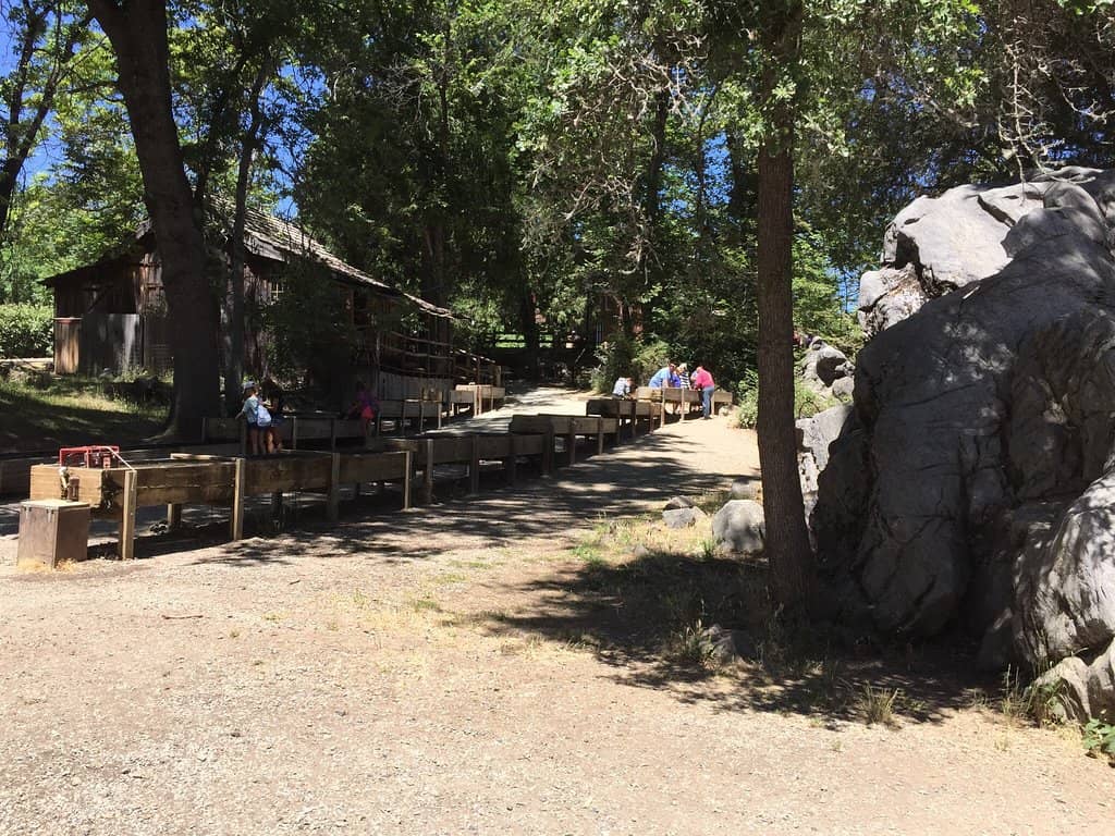 Historic Saloon & Candy Kitchen