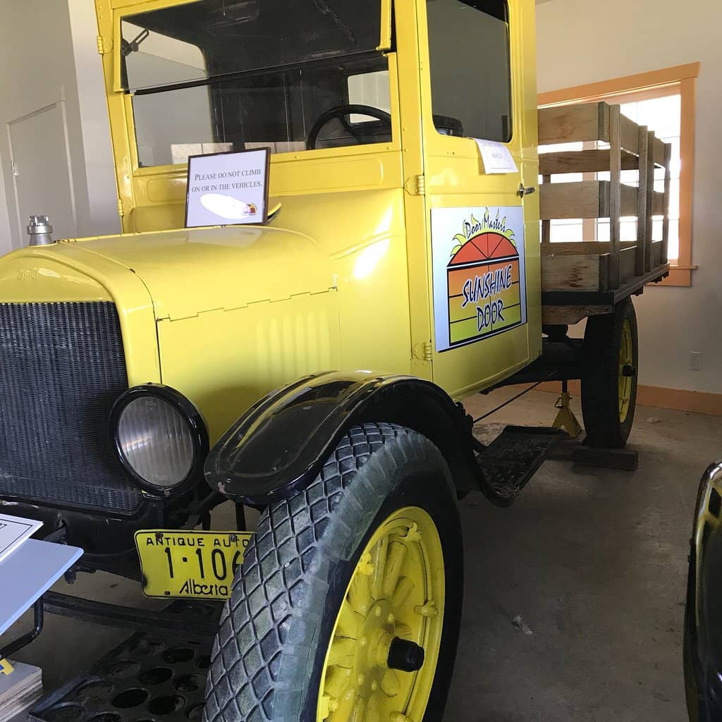 Log Home & Farmhouse