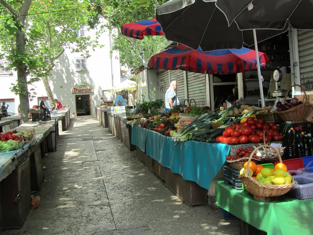 Seasonal Fruits & Veggies