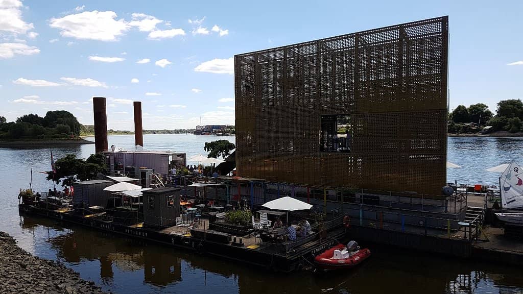 Unique Floating Cafe Experience