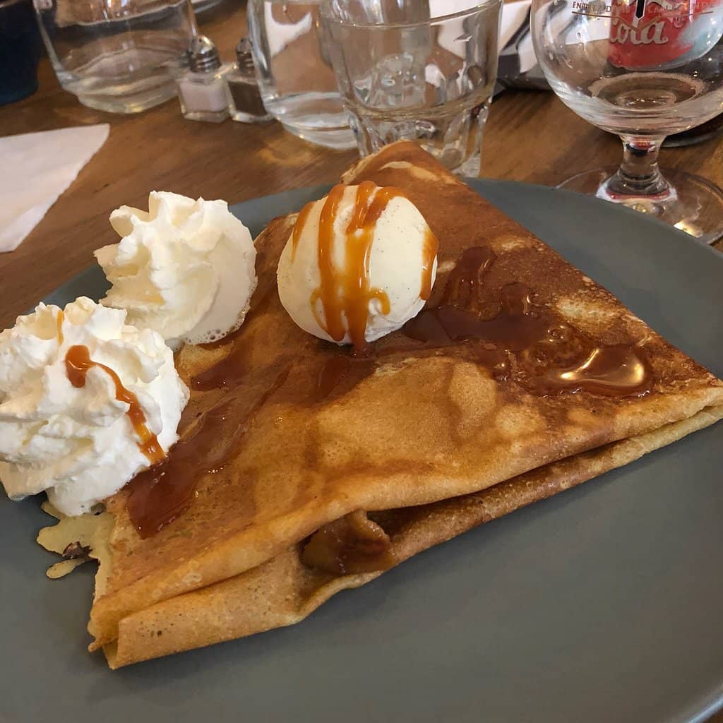 Cozy Parisian Ambiance