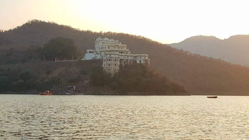 Boating on Siliserh Lake