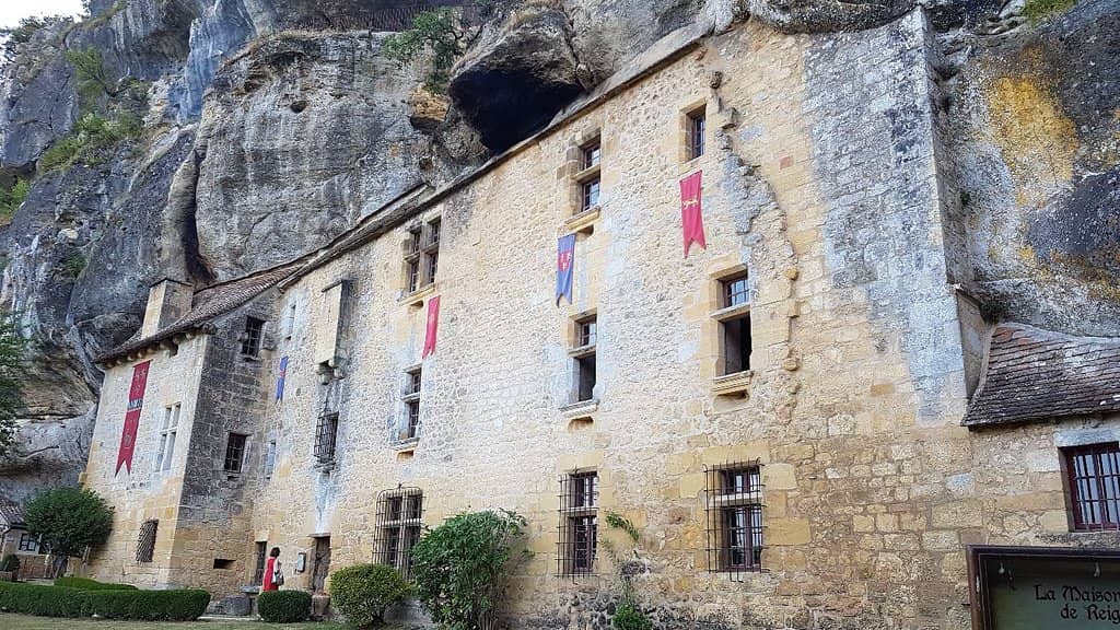 Period-Furnished Rooms