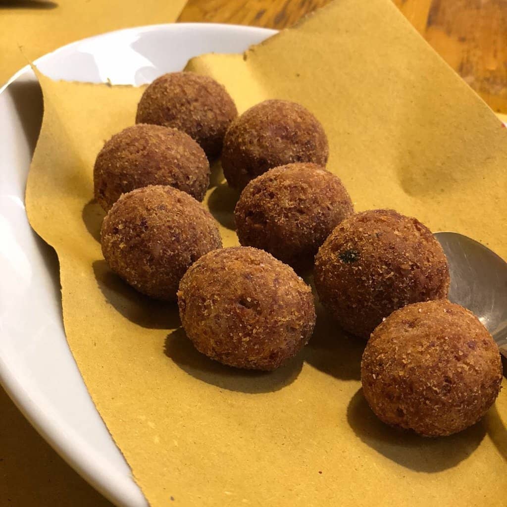 Cozy, Local Atmosphere