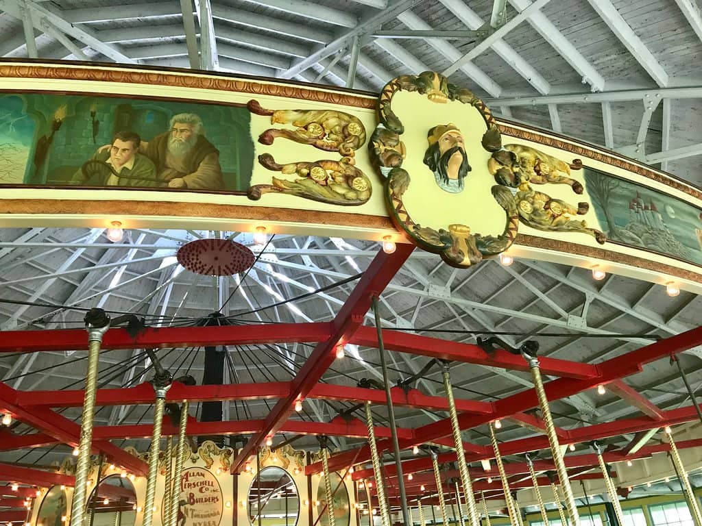 Artful Carousel Details